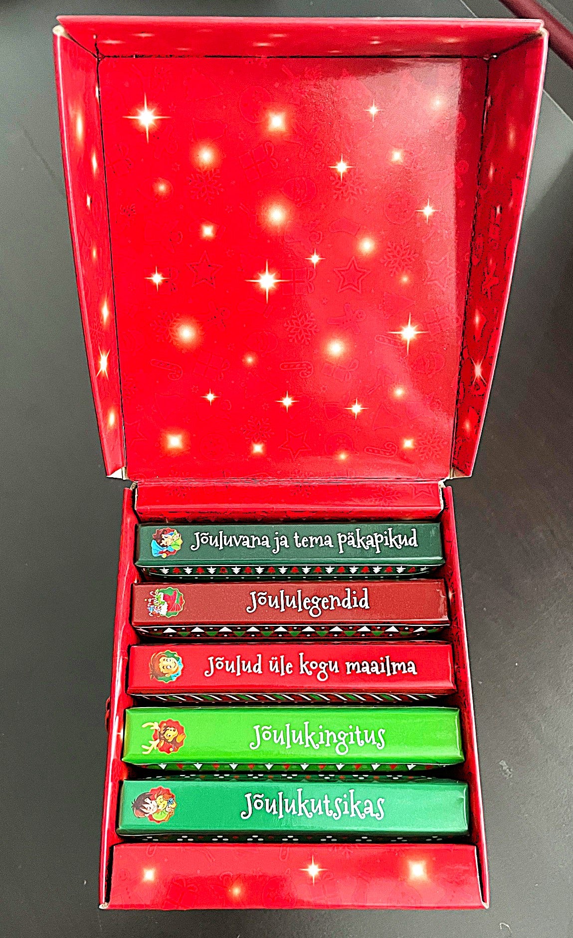 Häid jõule (punane karp, 5 raamatut)