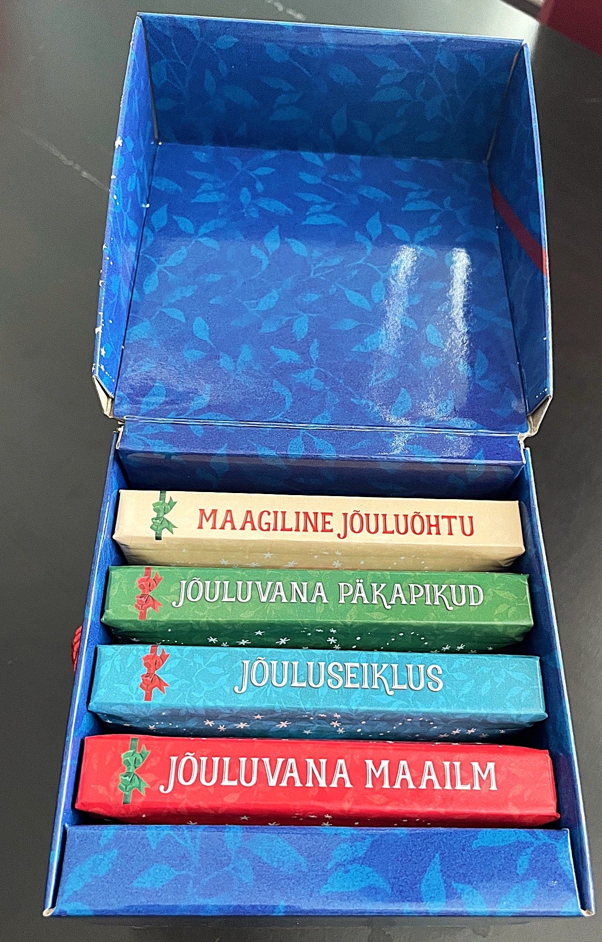 Häid jõule (sinine karp, 4 raamatut)